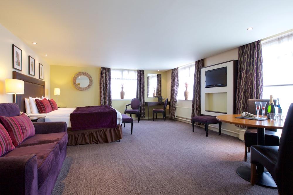Manchester Airport Stanley Hotel, BW Signature Collection Handforth Bagian luar foto