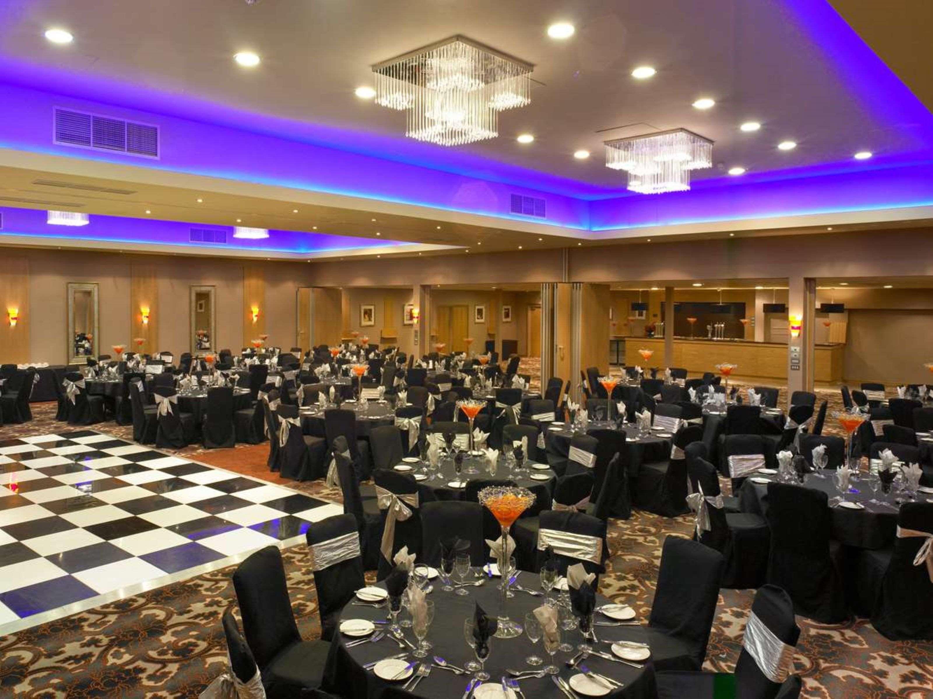 Manchester Airport Stanley Hotel, BW Signature Collection Handforth Bagian luar foto