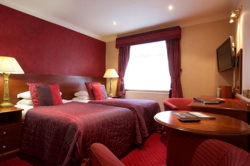 Manchester Airport Stanley Hotel, BW Signature Collection Handforth Bagian luar foto